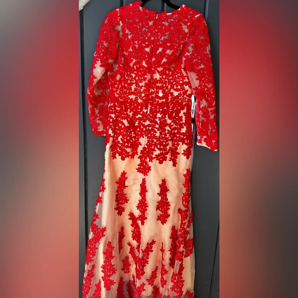 Long sleeve dress custom made about a size 6 - Picture 6 of 8